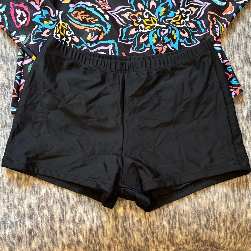 Daci Floral Rash Guard Swim Set Long Sleeve w/ Shorts Black Multicolor E146 - Picture 3 of 8